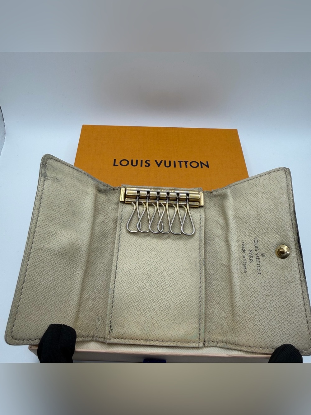 Louis Vuitton Damier Azur 6 Key Cles - Picture 2 of 5